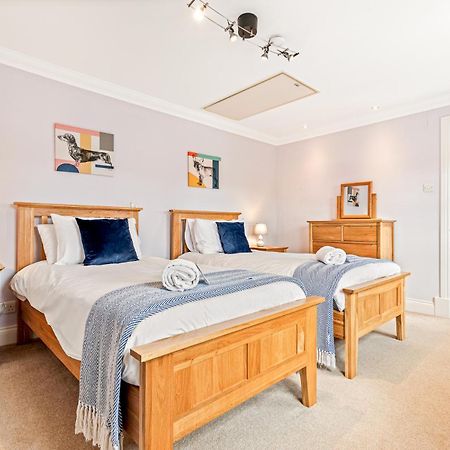 Olive Tale Villa Henley-on-Thames Екстериор снимка
