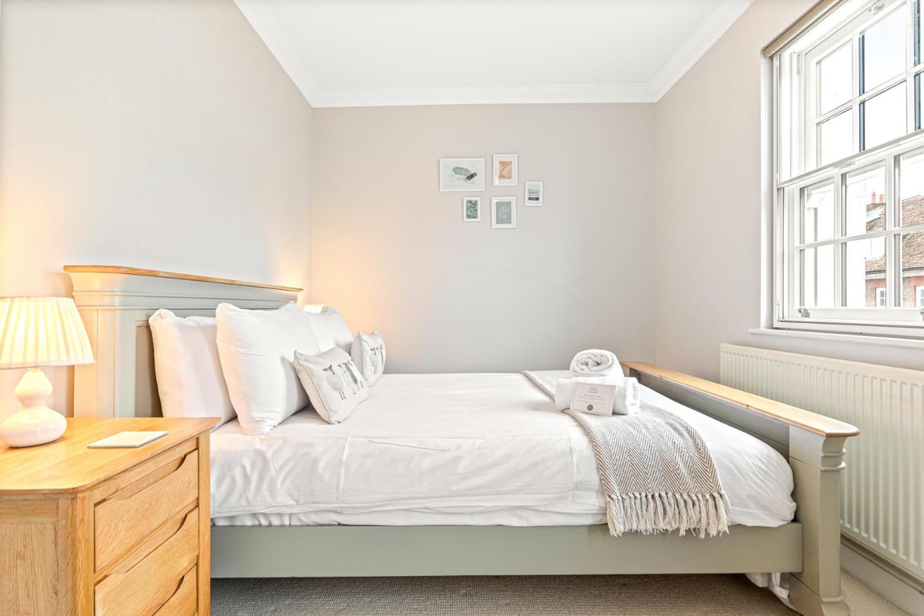 Olive Tale Villa Henley-on-Thames Екстериор снимка